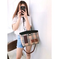 Burberry Society Society Society tote tote One-Shoulder Messenger Bag Featured Two-Color Leather