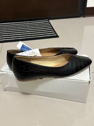 日本Global work黑色鱷魚紋低跟平底包鞋