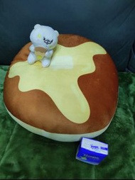 我的朋友是群熊 Q軟蜂蜜美式鬆餅形 抱枕