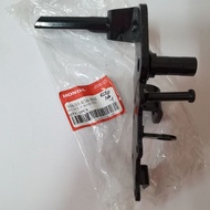 RS150 100%ORIGINAL HOLDER R MAIN STEP 50650-K56-N00 FRONT STEP HOLDER R