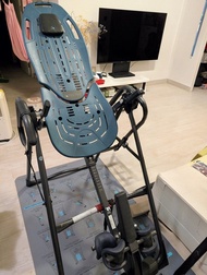 Teeter 倒立機 EP-960 Inversion Table ( great for heriated disc)