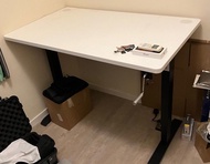 Freemax standing desk - Adjustable with Crank - White Top 升降枱