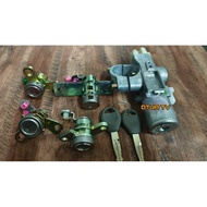 NISSAN URVAN E25 IGNITION KEY SET WITH HOUSING