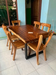 Meja makan // meja cafe bahan kayu trembesi berkualitas dengan desain kaki dari besi