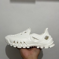 Amzn Pacu White / White