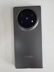 VIVO X FOLD 5 國行 16+1TB 黑色，仲有保養到27年7月