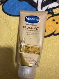 Vaseline Healthy Bright Gluta-Hya Serum Burst Lotion 300ml