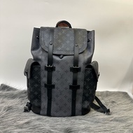 LV 黑灰原花銀釦雙側口袋Christopher MM束口下蓋後背包M45419