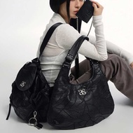 Korea Korea ason Niche Design 2026 Embroidered Crescent Shoulder Bag Fashion High-End Armpit Bag Wom