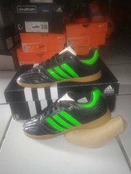 sepatu futsal adidas 11questra in original 