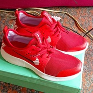 40碼全新，Nike男女鞋，輕量慢跑鞋，因為買錯尺寸太大雙，所以便宜賣，紅色漂亮有型！！👍