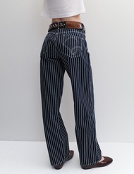 RYA Noah Stripe Jeans กางเกงยีนส์ ขากระบอกตรง ทรง Baggy เอวกลาง-ต่ำ ลายทาง สีเข้ม