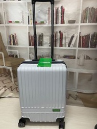 日本Stimlite 20吋可擴展登機行李箱旅行箱 Stimlite 20 inch expandable lugguage 37 x 25 x 53cm