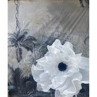 Giant flower without fitting giant peony flower