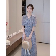 新款茶歇法式连衣裙女夏2025新款收腰显瘦V领时尚遮气质碎花连衣裙4.15