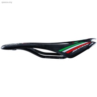 [Ready Stock]Bicycle full carbon fiber seat cushion mountain bike road bike bicycle saddle breathable seat three-color