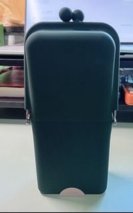 全新  日本文具品牌 KUTSUWA 推出的 airpita! 站立式萬用矽膠吸盤收納筆盒 筆袋