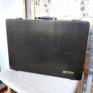 national 1967年 皮喼型手提 古董 香港歷史懷舊 情壞 手提 黑膠唱機 黑膠唱盤 日本制，保証正常 (己試過機 全正常靚聲!)交收時有試機片!