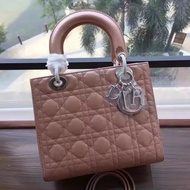DIOR DIOR Bag DIOR Bag DIOR Female Bag DIOR Saddle Bag DIOR Three Grid DIOR 5 Grid DIOR Badge Style 