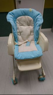 Combi  High Chair餐椅 / 搖椅 (手動)
