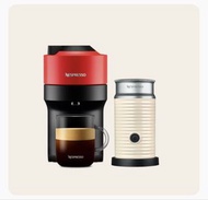 Nespresso 紅色咖啡機連奶泡機 (黑色)