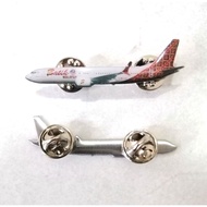 Aircraft Lapel Pin Boeing B737 MAX Batik Malaysia Airlines Metal pin