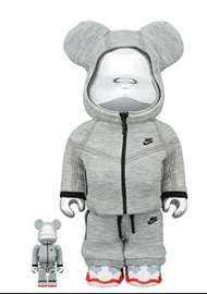 全新未開 bearbrick x Nike tech fleece N98 100% & 400%