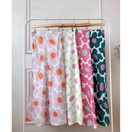 AAIRA BE CLASSY SATIN SKIRT FLOWER DESIGN SAIZ M AND L READY STOCK