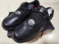 Skechers 防滑工作鞋