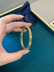 實拍出一條vca萬花筒手鐲窄版黃金色，所見所得批發不議價，優