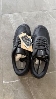 ASICS GORE-TEX 健行鞋 (Japan size 24cm)