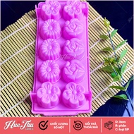 Jelly mold, cotton ice tray filled with 3D and 4D jelly