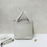 Hermes picotin 22 
冰川白金扣