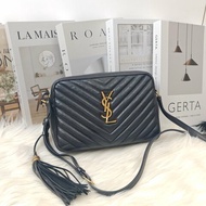 YSL PARIS Lou 黑色 V紋 牛皮 流蘇 金標 相機包