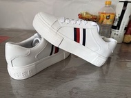 Tommy Hilfiger 白色休閒鞋