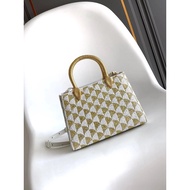 New Product Full Diamond Snake Head Series Tote Handbag, Using Cow Material, Matching Classic Snake 