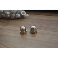 Round head screw M10