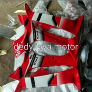 MERAH The outer wings of the yamaha F1ZR are chili red