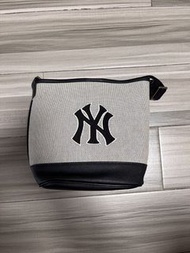 MLB 斜背包 水桶包