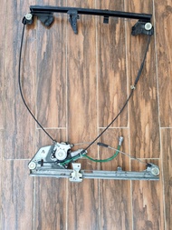 รางกระจกไฟฟ้า HINO Mega S700 หน้าซ้าย(แท้ญี่ปุ่น)เซียงกง