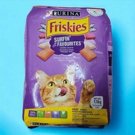 อาหารแมวโต แบบเม็ด ฟริสกี้ 1. กิโลกรัม