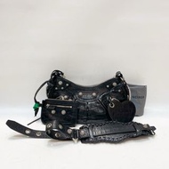 Balenciaga巴黎世家Lecagole黑色水鑽柳釘鱷魚壓紋腋下月牙包