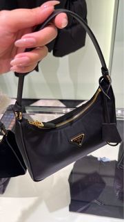 PRADA 尼龍腋下包
