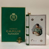 金花 - 80年代卡慕拿破崙瓷書乾邑白蘭地 老酒 (隨機發貨)