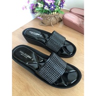 40763 Soft Sole Slip-On Sandals Decorated With Shiny Parts Padded Soles