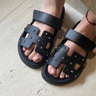 HERMES愛馬仕 Chypre 小牛皮 H型新款鉚釘二舅 一字拖鞋 女款 黑色 40碼