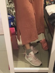New balance 粉紅麂皮鞋