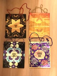 Anna Sui 禮物🎁紙袋－套四個W 14 x H 17 x D 7cm
