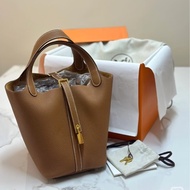 #閒置帶膜 #配件齊全🈶購證 愛馬仕菜籃子金棕金picotin18