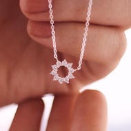 Round pendant necklace with sun-shaped stone SILVER S925 DC011